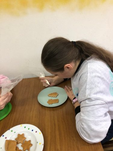 Zdobenie perníkov v ŠKD 2025