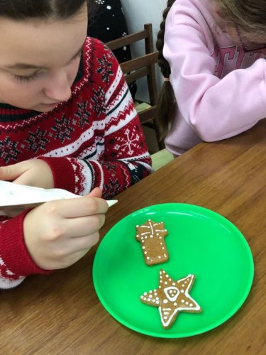 Zdobenie perníkov v ŠKD 2025